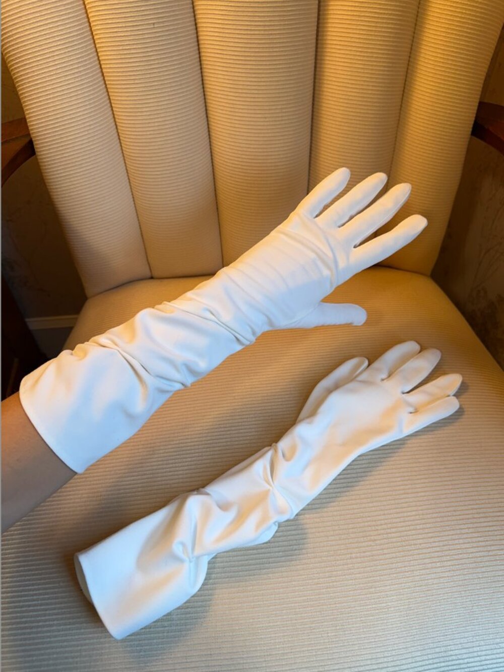 Vintage 1950s Hansen Nylasuede Ruched Evening Gloves White Size 7.5